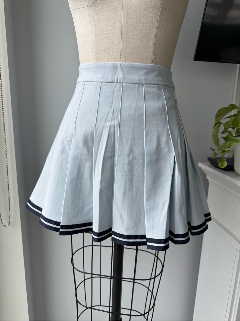 Aritzia Sunday Best Pleated Circle Skirt
